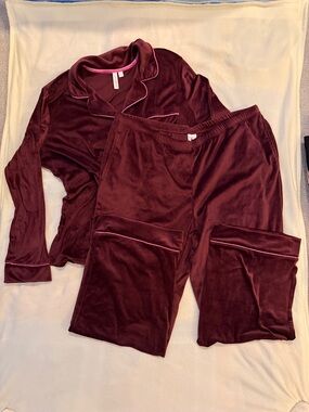 XL Women's Burgundy Velvet Joyspun Pajama Set with Pink Piping